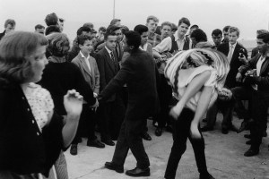 Rock 'n Roll op de boulevard in Scheveningen, 1956. Foto Nico Naeff, Nederlands Foto-archief, Rotterdam